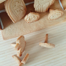 Load image into Gallery viewer, Gingerbread Nativity Stable Cookie Cutter &amp; Stamp Set