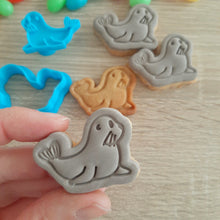 Load image into Gallery viewer, Mini Seal Cookie Cutter &amp; Stamp